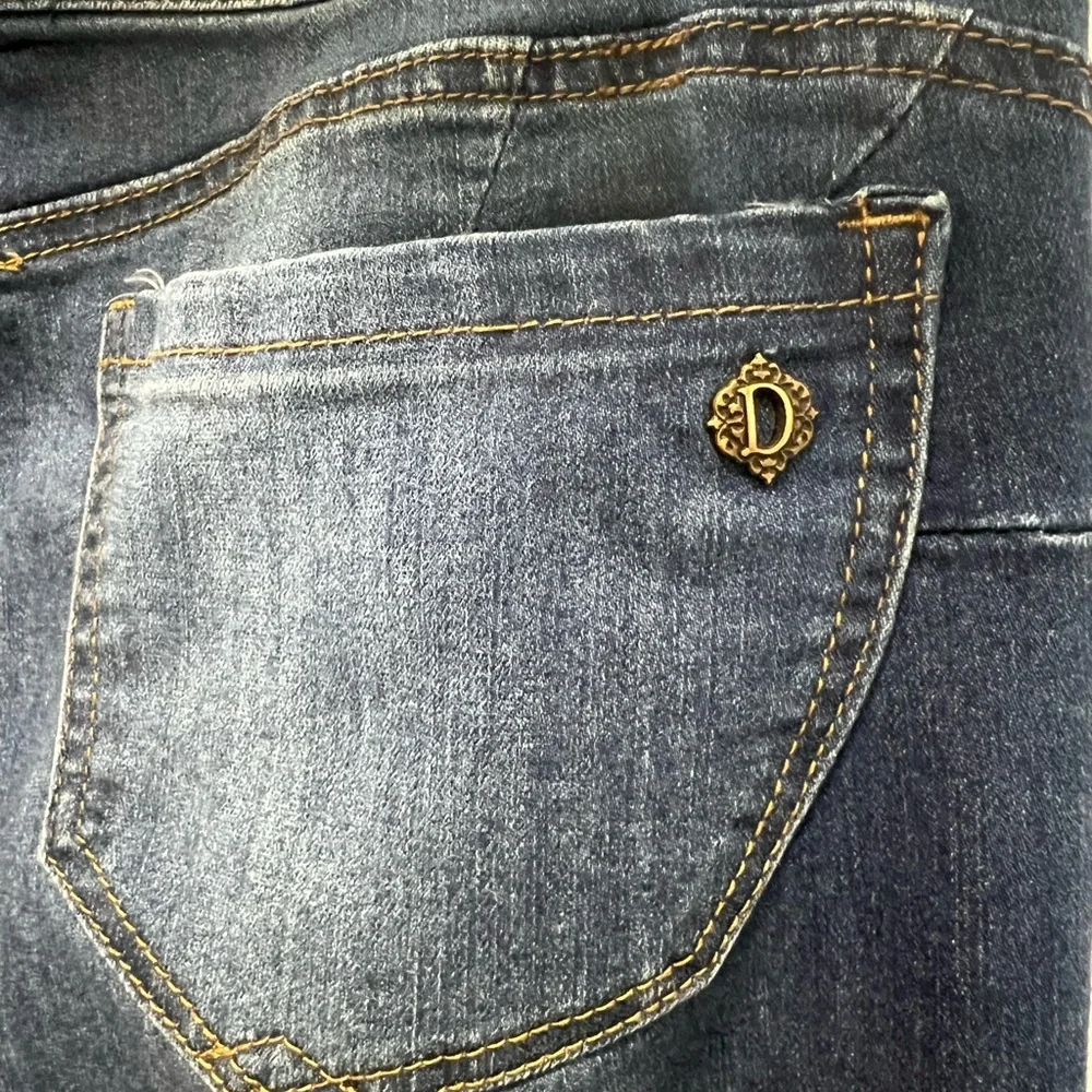 Democracy AbSolution jeans size 8 - Picture 4 of 5